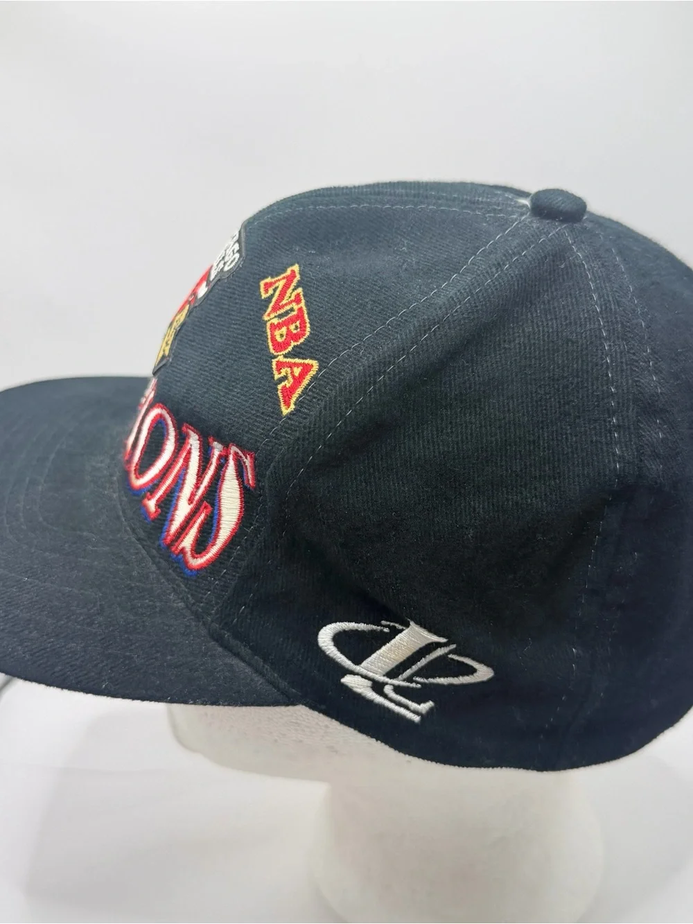 Vintage 1997 Chicago Bulls NBA Champions Logo Athletic Snapback Hat